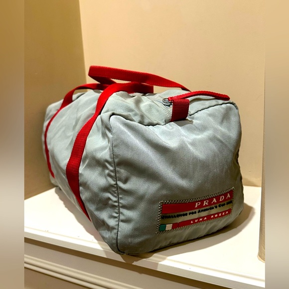 PRADA Luna Rossa Sports bag - Light gray bag with red handles - Picture 1 of 11